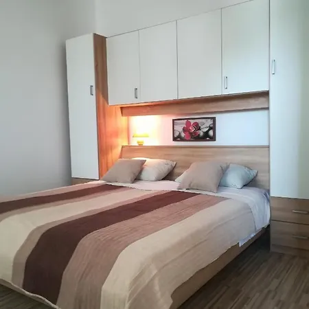By The Sea Turanj, Biograd - 5740 Apartment *