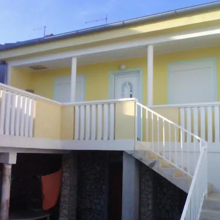 Apartment By The Sea Turanj, Biograd - 5740 *